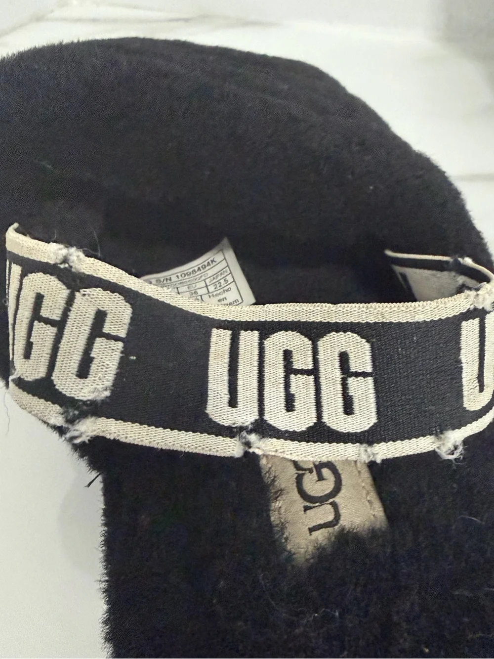 Ugg Fluff Yeah slide slippers black logo strap size 4